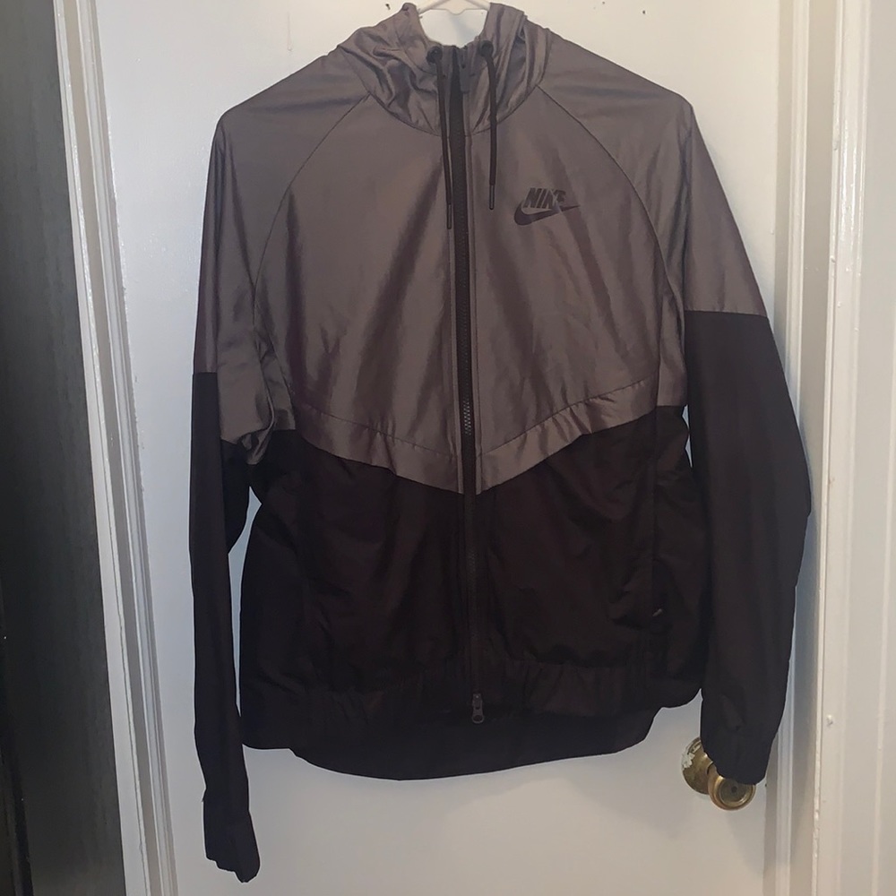 Nike wind breaker - Picture 2 of 3